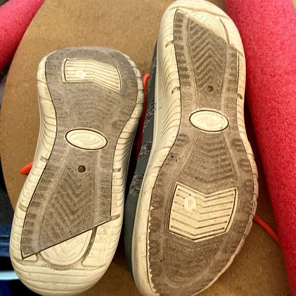 Athletic Works Lightweight sneakers Size 4 girl GGAW48DP004 - Picture 7 of 9